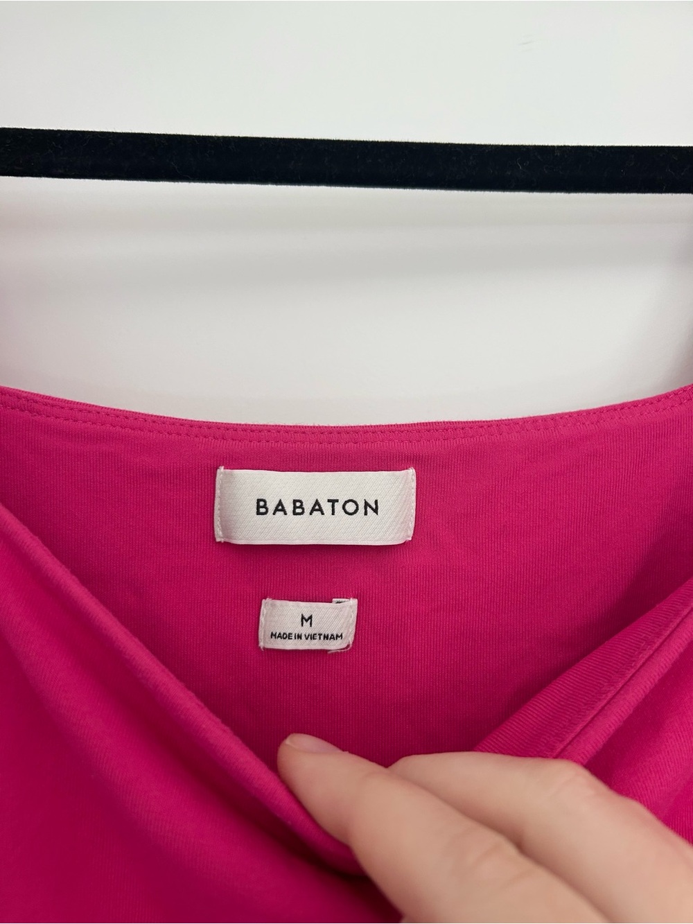 Aritzia Babaton Fuchsia Pink Square Neck Bodysuit - Picture 2 of 4